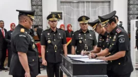 Keterangan foto : Kepala Kantor Wilayah Hukum dan HAM R. Andika Dwi Prasetya Lantik 176 Pejabat Baru di Lingkungan Kemenkumham Jabar, (Kamis, 12/10/2023) 