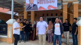 Keterangan foto : Dewan Pimpinan Cabang Partai Gerindra Kabupaten Tanah Bumbu resmikan Posko Juang Prabowo Subianto Presiden 2024, Senin (15/10/2023)