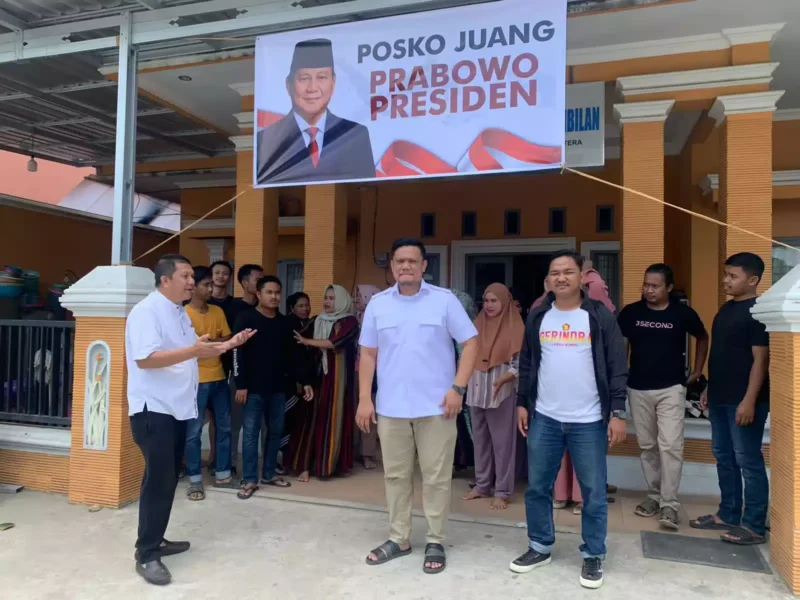 Keterangan foto : Dewan Pimpinan Cabang Partai Gerindra Kabupaten Tanah Bumbu resmikan Posko Juang Prabowo Subianto Presiden 2024, Senin (15/10/2023)