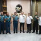Keterangan foto : Jaksa Agung Burhanuddin dan Kepala Staf TNI Angkatan Laut (KSAL), Laksamana TNI Muhammad Ali lakukan pertemuan membahas penegakan hukum di wilayah laut, Rabu (18/10/2023)