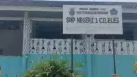 Pekerjaan Rehabilitasi SMPN 1 Cileles di Duga Kangkangi UU KIP Hingga Tuai Pertanyaan I Teras Media