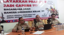 Keterangan foto : Ketua Umum DPP NCW, Hanifa Sutrisna  kepada awak media saat melakukan konferensi pers, Senin (23/10/2023) di Pancoran Jakarta Selatan.
