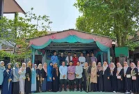 Keterangan poto : Keluarga besar SKh Negeri 01 Lebak, poto bersama usai mengadakan Maulid Nabi dan Tasyakuran HUT Provinsi Banten ke 23 Tahun 2023