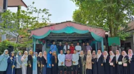 Keterangan poto : Keluarga besar SKh Negeri 01 Lebak, poto bersama usai mengadakan Maulid Nabi dan Tasyakuran HUT Provinsi Banten ke 23 Tahun 2023