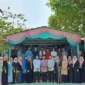 Keterangan poto : Keluarga besar SKh Negeri 01 Lebak, poto bersama usai mengadakan Maulid Nabi dan Tasyakuran HUT Provinsi Banten ke 23 Tahun 2023