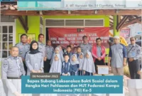 Keterangan foto : Bapas Subang laksanakan Bakti sosial gabungan dalam HUT FKI ke 5 dan Hari Pahlawan, (Rabu, 8/11/2023)