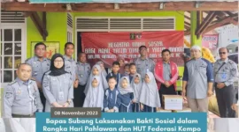 Keterangan foto : Bapas Subang laksanakan Bakti sosial gabungan dalam HUT FKI ke 5 dan Hari Pahlawan, (Rabu, 8/11/2023) 