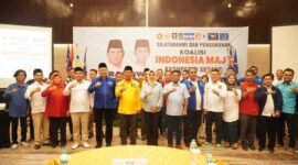 Keterangan foto : Ketua DPD Partai Golkar Kabupaten Serang Fahmi Hakim secara resmi dikukuhkan menjadi Ketua Tim Kampanye Daerah atau TKD Kabupaten Serang untuk Indonesia Maju yang mengusung  Prabowo Subianto-Gibran, Kamis (23/11/2023)