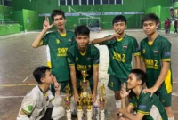 Keterangan poto : Poto bersama Team Putsal SMKN 2 Rangkasbitung usai menjadi juara 1 Turnamen Futsal GB Tahun 2023 di Stadion Pasir Ona 28/10/2023