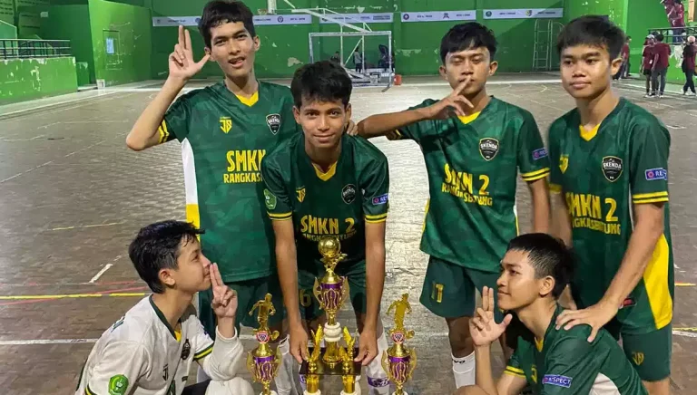 IMG-20231102-WA0027 Kepsek SMKN 2 Puji Team Putsal SMKN 2 Rangkasbitung Borong Juara Turnamen Futsal GB Cup Tahun 2023 I Teras Media
