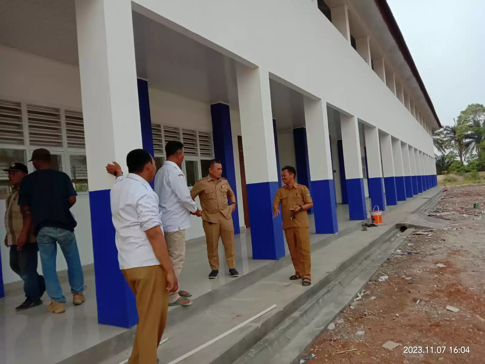 Kabid Pendidikan SMP Kabupaten Tangerang Meninjau Bangunan SMPN 4 Sepatan  I Teras Media