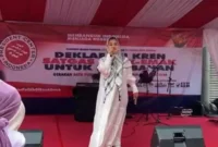 Keterangan foto : Camellia Pandai Lubis, yang terkenal dengan julukannya "Camel Petir," telah mengambil langkah berani dalam politik Indonesia, Rabu (8/11/2023)