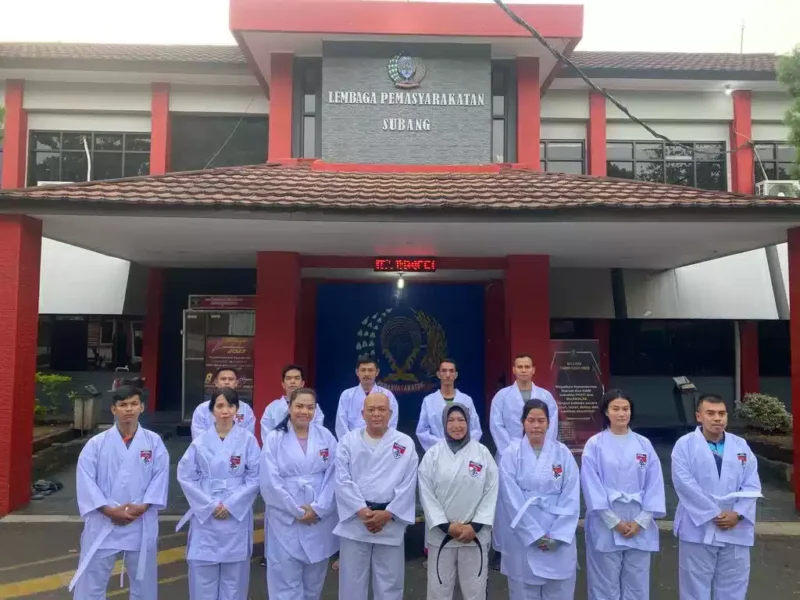 Keterangan foto : Pegawai Bapas Subang Laksanakan Latihan Rutin Kempo, (Rabu, 8/11/2023) 