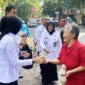 Keterangan foto : Pegawai Lapas Cirebon Laksanakan Bakti sosial pada masyarakat sekitar, (TerasMedia/Foto) 