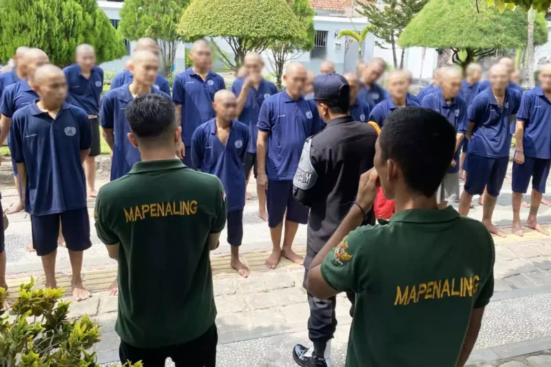 Keterangan foto : Warga binaan Pemasyarakatan baru lapas Cirebon dituntut patuhi Tata tertib, (Selasa, 14/11/2023) 