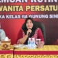 Keterangan foto : Darma Wanita Persatuan (DWP) Lapas Narkotika Kelas IIA Gunung Sindur menggelar pertemuan rutin perdana dan arisan, bertempat di Aula Gedung I Lantai III, Jum’at (17/11)