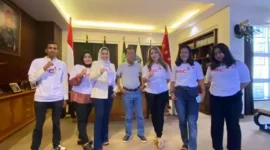 Keterangan foto : Ketua Umum Relawan ProAmin, Camelia Panduwinata Lubis, belum lama ini memberikan mandat kepada sejumlah tokoh terkemuka di Indonesia, Rabu (22/11/2023)