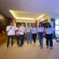 Keterangan foto : Ketua Umum Relawan ProAmin, Camelia Panduwinata Lubis, belum lama ini memberikan mandat kepada sejumlah tokoh terkemuka di Indonesia, Rabu (22/11/2023)