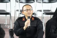 Keterangan foto : Kepala Lapas Cirebon Yan Rusmanto Berikan Arahan Pada Warga Binaan Pemasyarakatan, (Kamis, 23/11/2023)