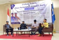 Keterangan foto : Badan Pengurus Cabang (PC) Gerakan Mahasiswa Kristen Indonesia (GMKI) Cabang Denpasar Masa Bakti 2023-2025 Bersama Panitia Pelaksana laksanakan Pembukaan Diskusi Publik dan Masa Perkenalan Gelombang 1 Tahun 2023.
