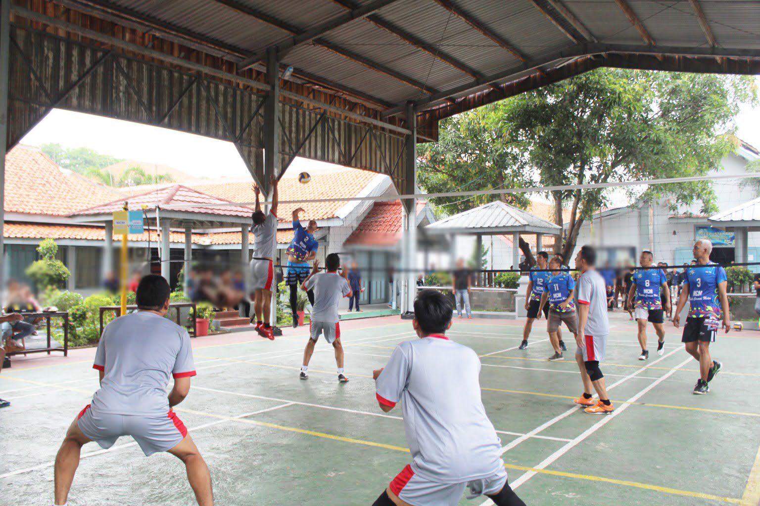 Lapas Cirebon Gelar Pertandingan Voli Persahabatan dengan Tim MCM Sebagai Bentuk Sinergitas 3 Lapas Cirebon Gelar Pertandingan Voli Persahabatan dengan Tim MCM Sebagai Bentuk Sinergitas I Teras Media