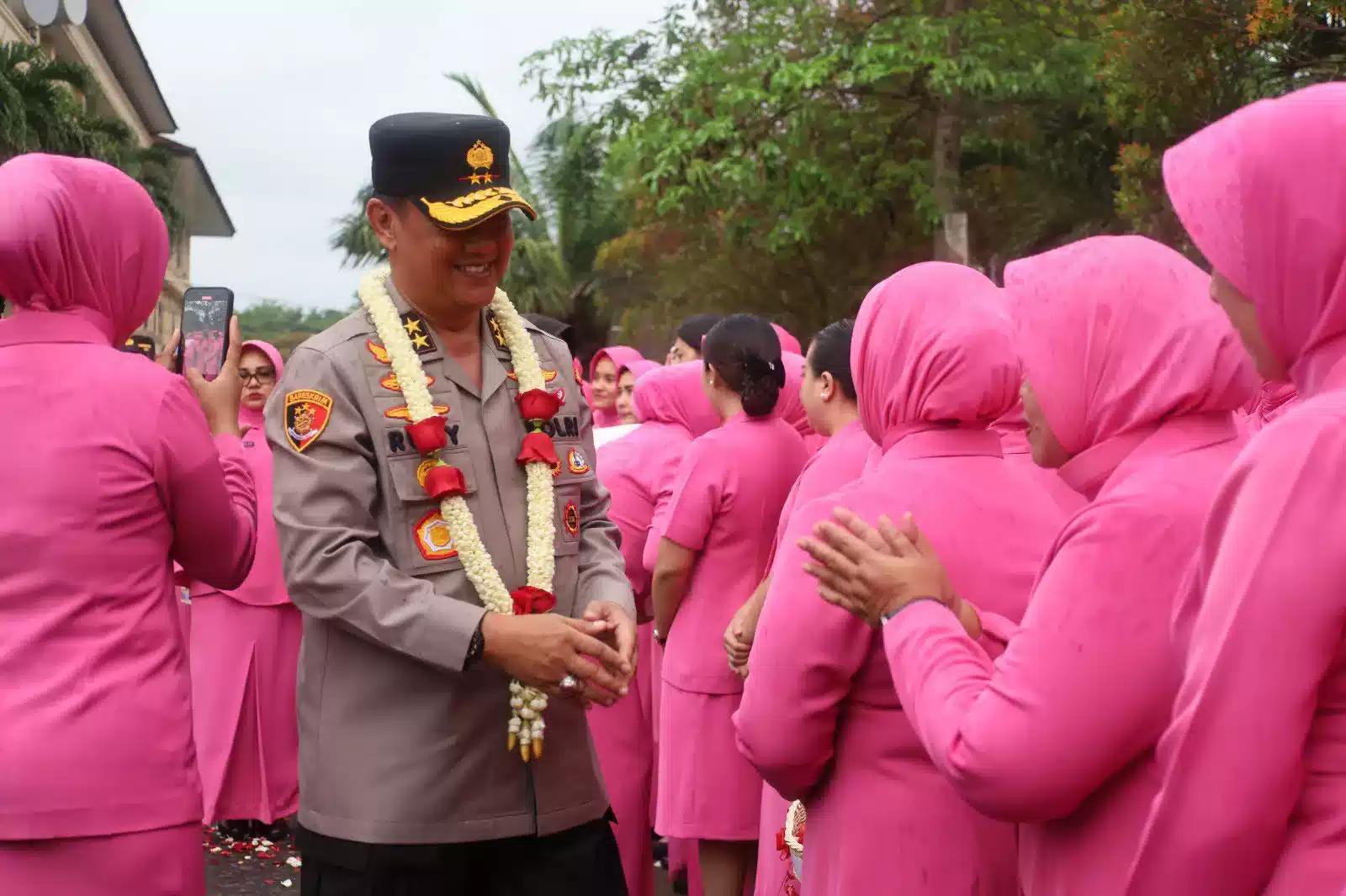 Pesan Mengharukan  Irjen Pol Prof Dr Rudy Herinyato ke Ribuan Personil Polda Banten I Teras Media