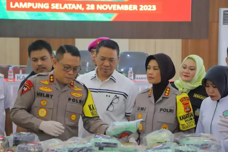 Keterangan foto : Kapolda Lampung Inspektur Jenderal (Irjen) Helmy Santika mengatakan penggagalan upaya penyelundupan itu dilakukan selama Oktober - November 2023.