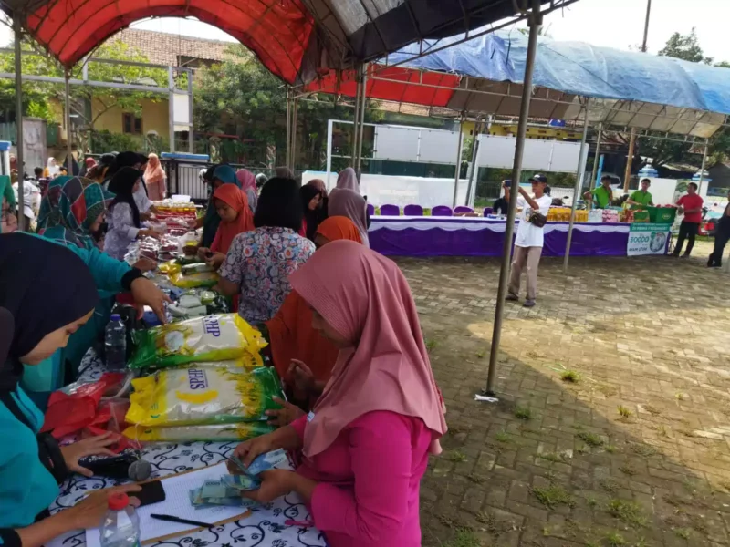 Keterangan foto : BULOG telah mengembangkan brand sendiri, seperti BerasKITA, GulaKITA, MinyakKITA, TeriguKita dan lain sebagainya, Rabu (29/11/2023)