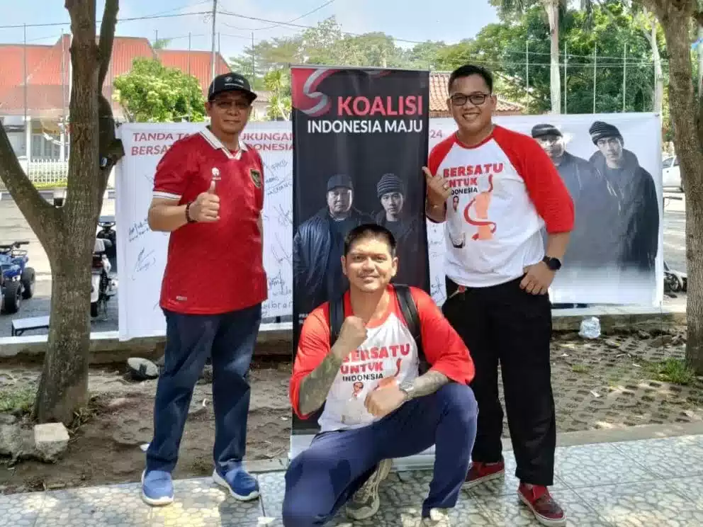 Relawan Prabowo - Gibran "Bersatu Untuk Indonesia" Lelang Vespa Bantu Palestina I Teras Media