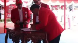 Keterangan foto : Menteri Hukum dan Hak Asasi Manusia Republik Indonesia (Menkumham RI) Yasonna H Laoly, meresmikan 28 Graha Kempo (FKI) Kemenkumham Kalbar di halaman Lembaga Pemasyarakatan Kelas IIA Pontianak, Selasa (28/11).