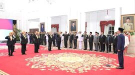 Keterangan foto : Presiden Joko Widodo saat melantik beberapa pembantunya di Istana, Kamis (30/11/2023)