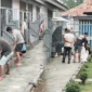 Keterangan foto : Kalapas Cirebon Berikan Arahan Terkait Kebersihan Area Blok Kamar Hunia Warga binaan, (Jum'at, 1/12/2023) 