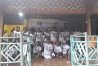 Keterangan foto : Barisan Relawan Jokowi Presiden (Bara JP) bersama Relawan Jokowi Bergerak Bersama Prabowo (TIM 8-RJBBP) melakukan pergerakan disetiap kampung-kampung yang ada di Kabupaten/Kota di Provinsi Banten dengan mendirikan rumah relawan, Senin (4/12/2023)