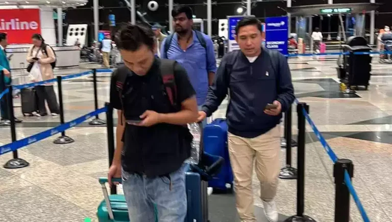 Gerak 08 Berhasil Pulangkan TKI Depresif Asal Lumajang Dari Malaysia Gerak 08 Berhasil Pulangkan TKI Depresif Asal Lumajang Dari Malaysia