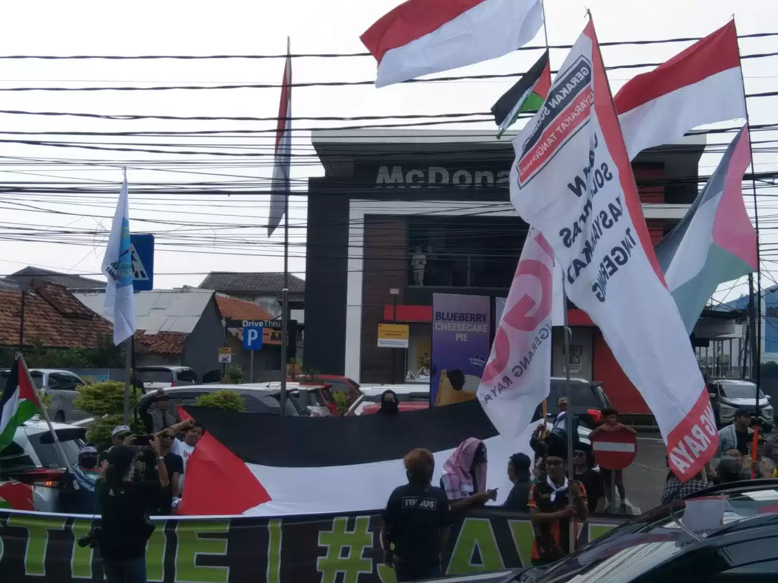 Aktivis Kota Tangerang Gelar Aksi Longmarch Bela Palestina, Boikot Produk Zionis!!