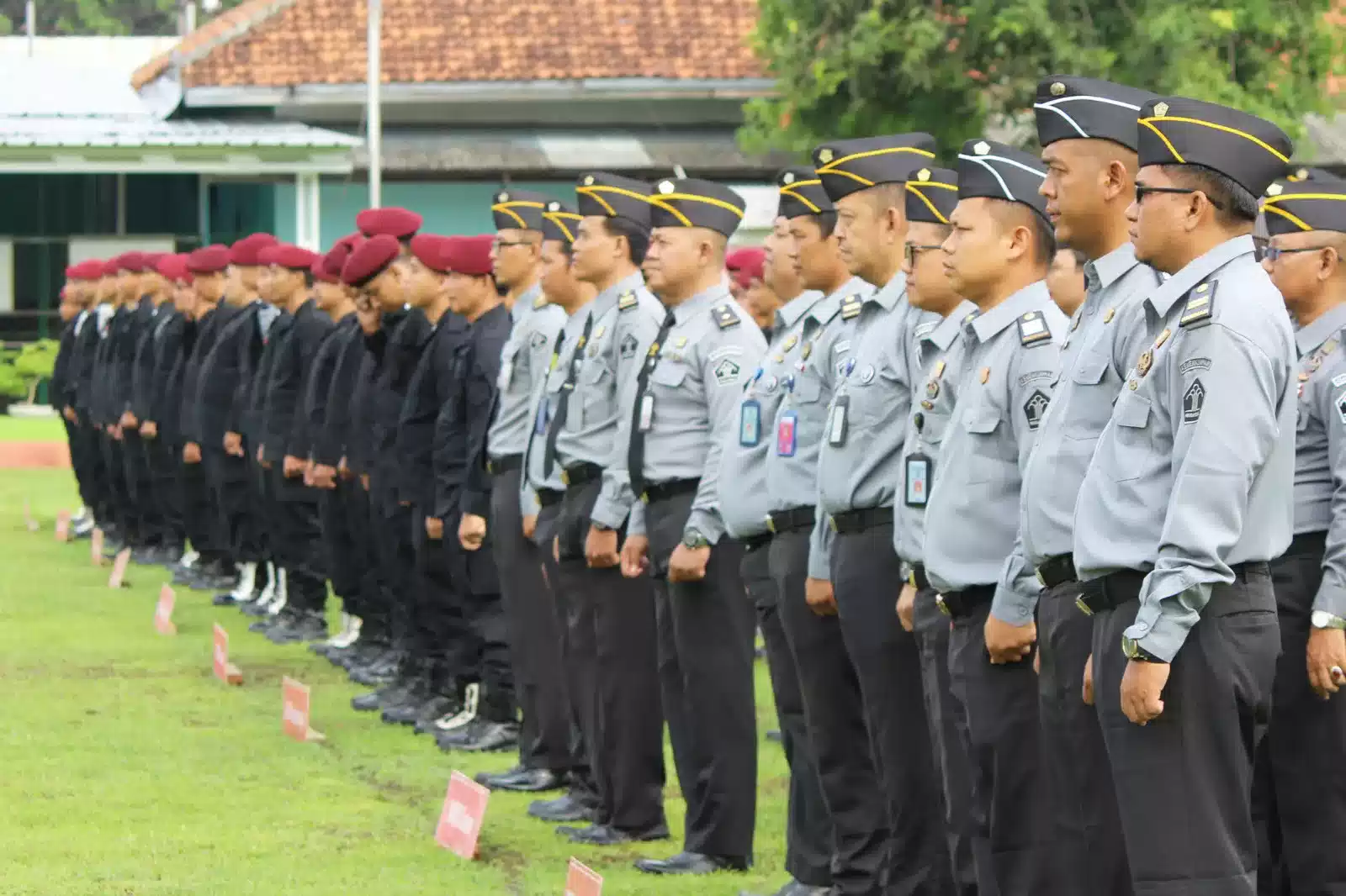 Lapas Cirebon Ikuti Apel Siaga Nataru dan Ikrar Netralitas Pegawai Korwil Ciayumajakuning