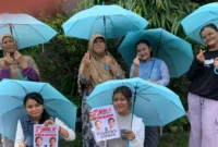 Keterangan foto : Barisan Relawan Jokowi Presiden (Bara JP) Provinsi Banten melakukan aksi nyata dengan menyambangi emak-emak di tiga titik. Adapun untuk ketiga titik tersebut yaitu, Kota Serang, Kabupaten Serang dan Kota Cilegon, Senin (11/12/2023)