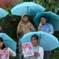 Keterangan foto : Barisan Relawan Jokowi Presiden (Bara JP) Provinsi Banten melakukan aksi nyata dengan menyambangi emak-emak di tiga titik. Adapun untuk ketiga titik tersebut yaitu, Kota Serang, Kabupaten Serang dan Kota Cilegon, Senin (11/12/2023)