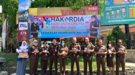 Keteangan foto : Kepala Kejaksaan Negeri Kota Malang, Rudy H. Manurung melalui Kepala Seksi Intelijen Eko Budisusanto, menyampaikan bahwa Kejaksaan Negeri Kota Malang melaksanakan apel pagi yang sekaligus memperingati Hari Anti Korupsi Sedunia tahun 2023.