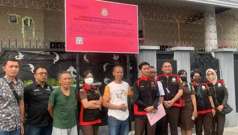 Kejari Kota Malang Sita 3 Aset Tersangka Korupsi, Begini Perkaranya Kejari Kota Malang Sita 3 Aset Tersangka Korupsi, Begini Perkaranya