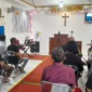 Keterangan foto : Lapas Cirebon ikuti Pelaksanaan ibadah Natal online bersama, (Kamis, 14/12/2023) 