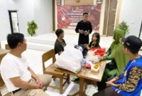 Keterangan foto : Pegawai Lapas Cirebon Sosialisasilan Anti Gratifikasi dan Pungli Kepada Para Pengunjung, (Kamis, 14/12/2023)
