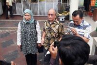 Keterangan foto : Kantor Hukum Soesilo Aribowo dan Rekannya resmi melayangkan surat kepada Kejaksaan Tinggi Sumatera Selatan (Kejati Sumsel) di Jalan Gubernur H A Bastari, Sebrang Ulu I, Kota Palembang, Rabu (20/12/2023)