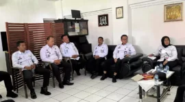 Keterangan foto : Kepala Lapas Cirebon Yan Rusmanto berikan arahan pada jajaran struktural, (Kamis, 21/12/2023) 