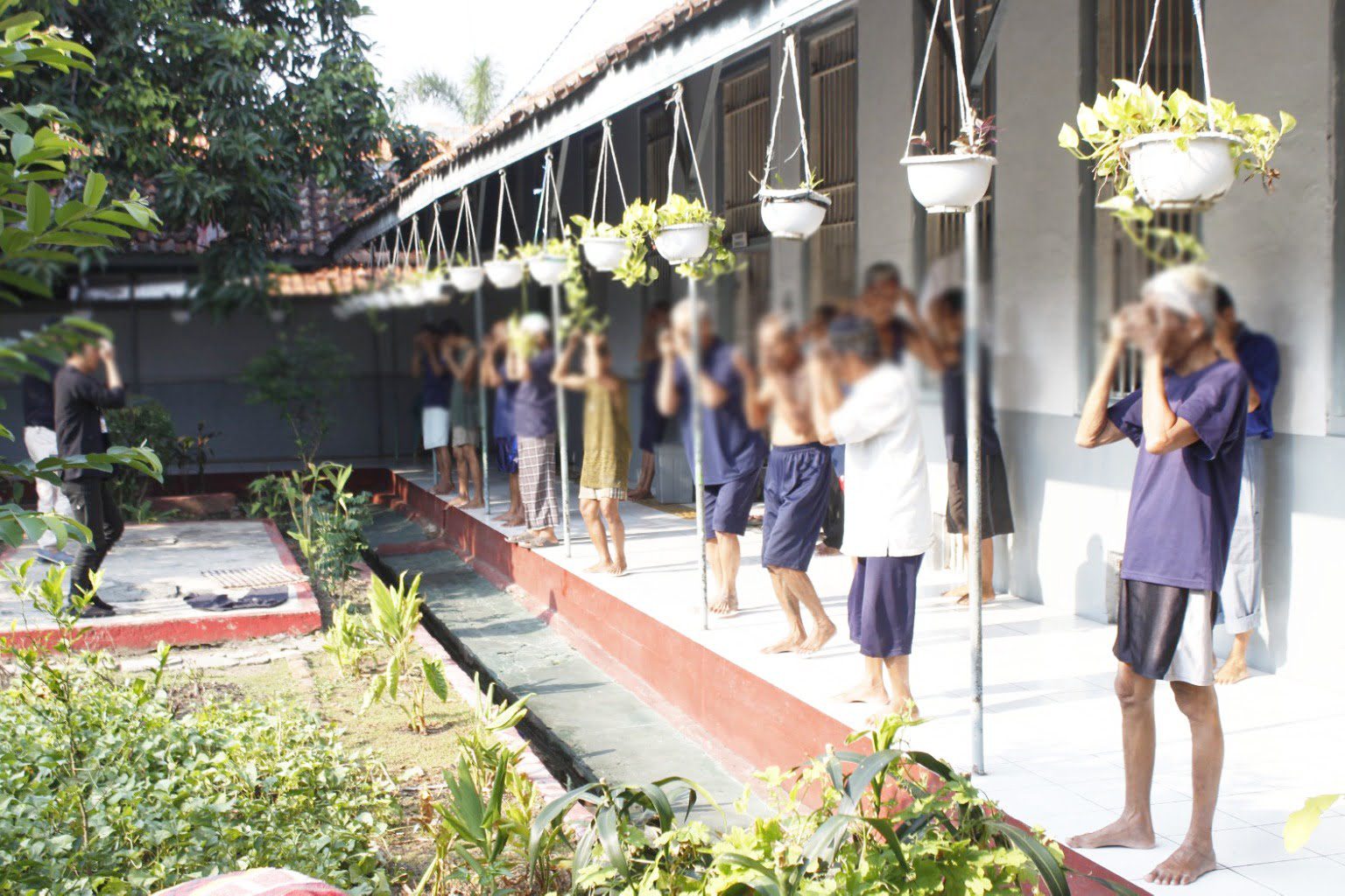 Istimewa, Warga Binaan Lapas Cirebon Ikuti Senam Rutin Super SEFT dan Mindfulness di Pagi Hari I Teras Media