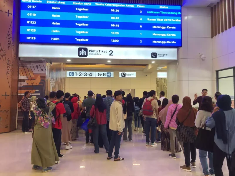 Keterangan foto : Exit Tol KM 149 Tol Padaleunyi yang merupakan salah satu akses menuju Stasiun Tegalluar mengalami perpanjangan jam operasional mulai 23 Desember 2023.