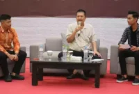 Keterangan foto : Anggota Komisi II DPR RI Asal Provinsi Kalimantan Selatan Difriadi mengapresiasi kinerja layanan publik di kabupaten HSS tersebut, Sabtu (23/12/2023)