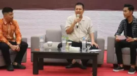 Keterangan foto : Anggota Komisi II DPR RI Asal Provinsi Kalimantan Selatan Difriadi mengapresiasi kinerja layanan publik di kabupaten HSS tersebut, Sabtu (23/12/2023)