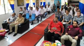 Keterangan foto : Direktur Jenderal Hak Asasi Manusia, Dhahana Putra Serahkan Langsung Remisi khusus Natal pada warga binaan Nasrani Lapas Cirebon, (Senin, 25/12/2023) 