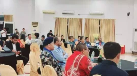 Keterangan foto : Pengurus Pusat Gerakan Mahasiswa Kristen Indonesia (PP GMKI) Masa Bakti 2022-2024 laksanakan Ibadah Perayaan Natal bersama Pemuda Maluku Utara (Malut), yang berlangsung di Auditorium Jati Hotel Ternate, Rabu (20/12/2023).